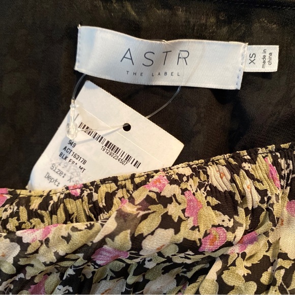 ASTR the Label Elva Flora Long Sleeve Top/Black Floral/Size XS - Picture 10 of 10